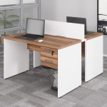 Estação de Trabalho Dupla 1,20×1,35m 02 Lugares c/ Gavetas c/ ponto de tomada PÉ PAINEL – Nogal Sevilha/Branco – 34427 Master Móveis para Escritório Linha 40 mm Nogal – Branco 18